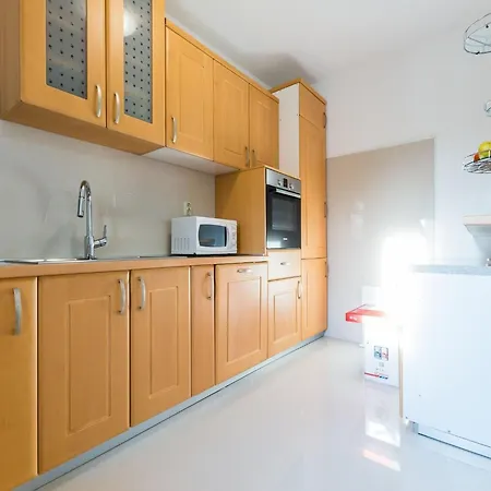 Modern Escape With Private Pool - 4 Bedroom * Zara