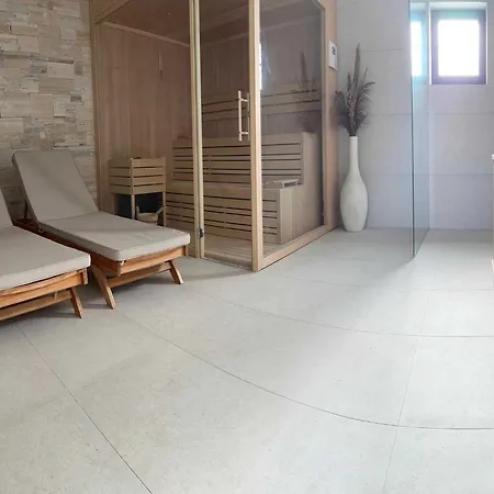 Vila Modern Escape With Private Pool - 4 Bedroom *